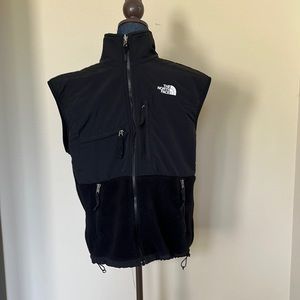 Mens Black Denali Northface vest half Polartec, half fleece, 4 pockets, size S